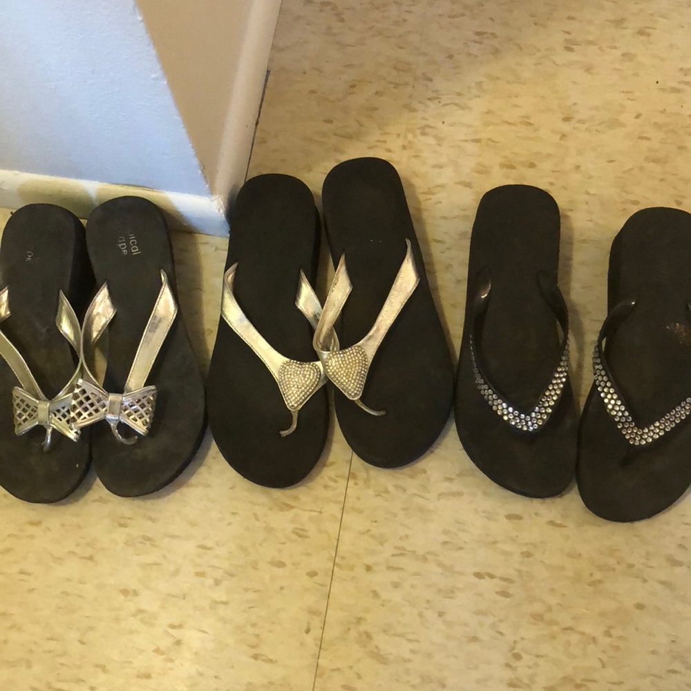 3 pairs of sandals
